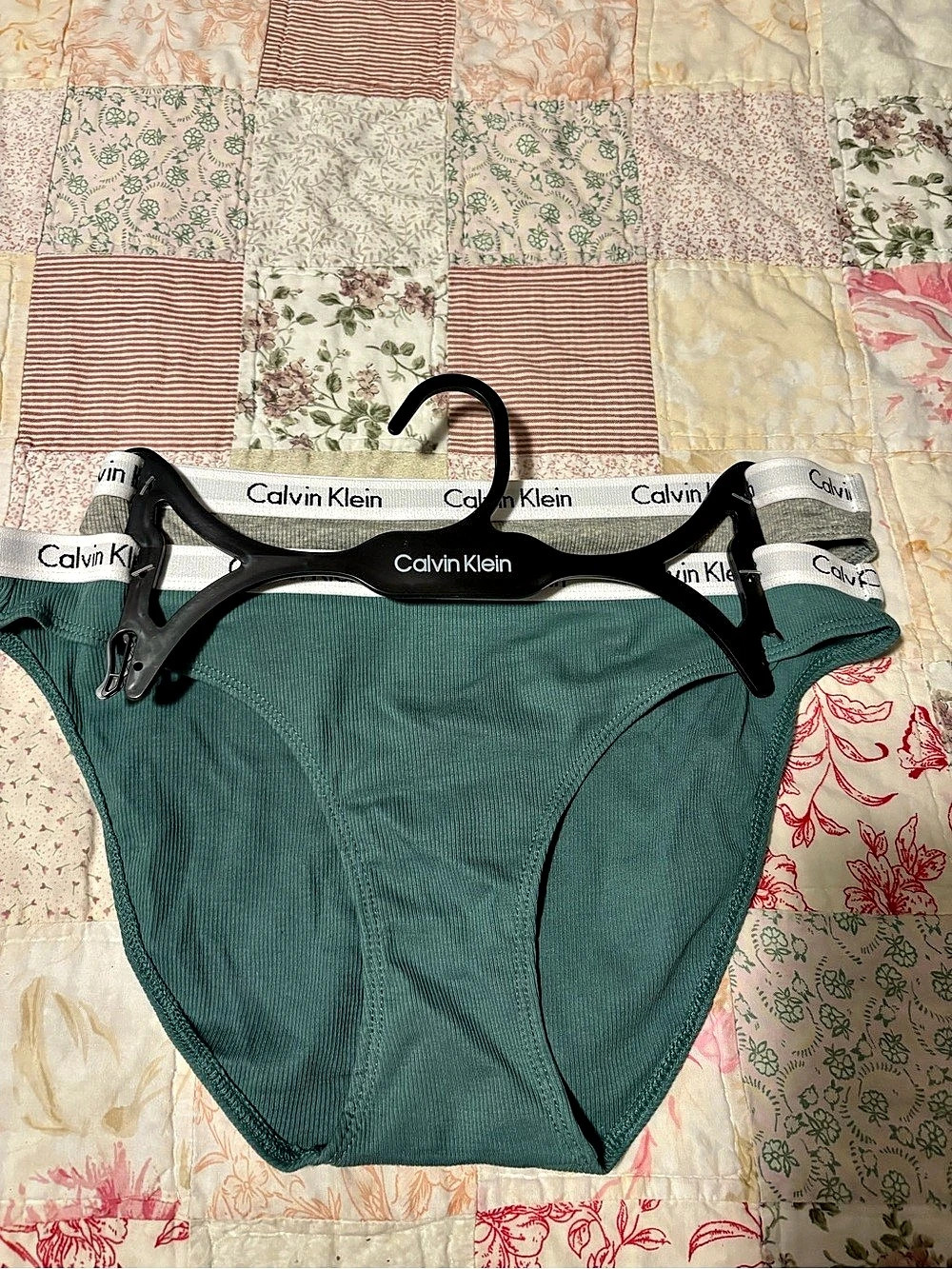 Calvin Klein Modern Cotton Ribbed Bikini Briefs 2-Pack Green Medium